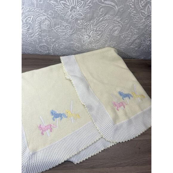 Vintage Baby Blanket Carousel Horse Merry Go Around Acrylic Baby Kisses Yellow - Picture 3 of 9
